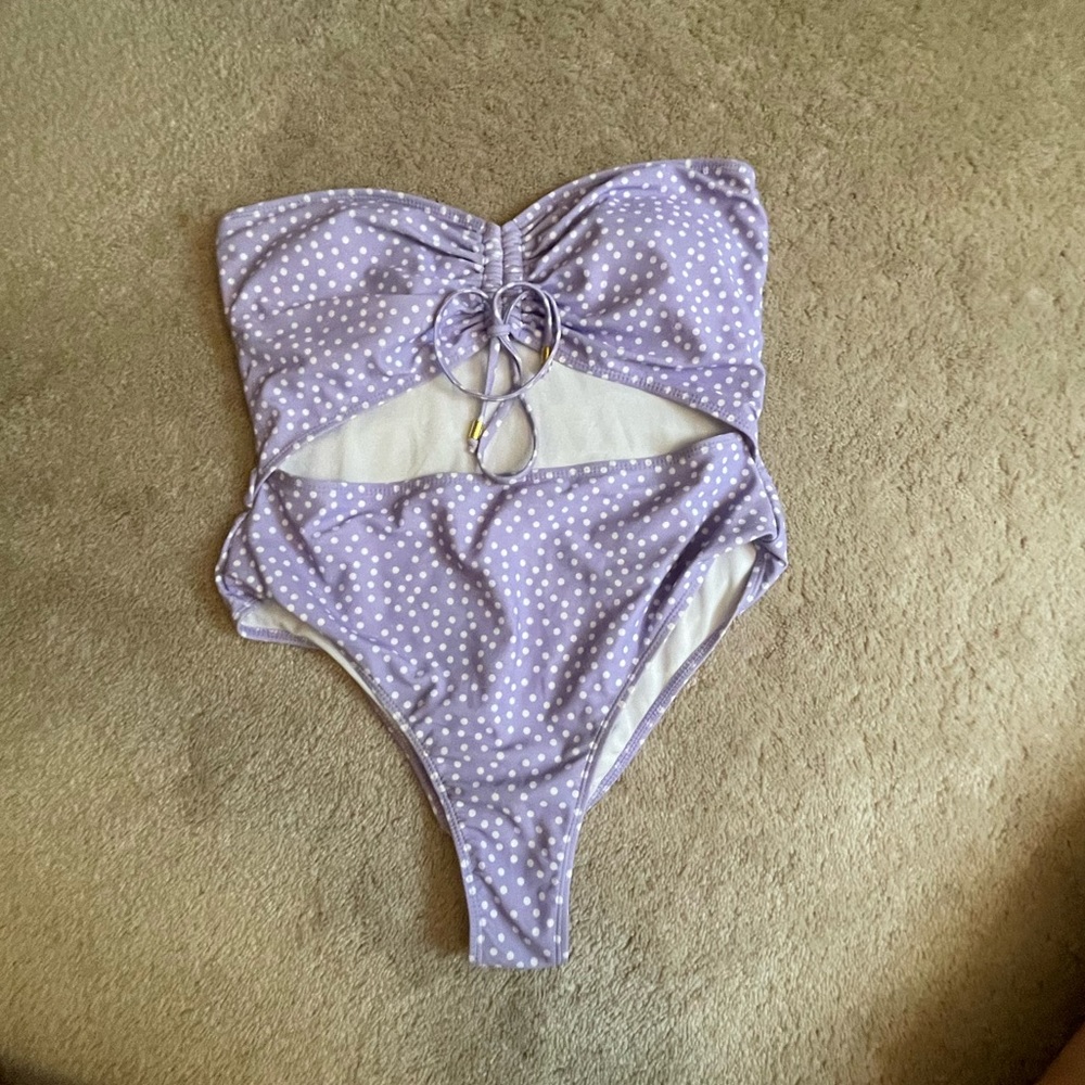Cut out strapless one piece swimsuit